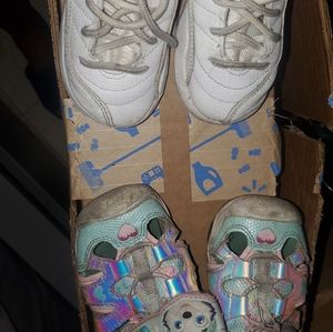 Toddler shoes 7C